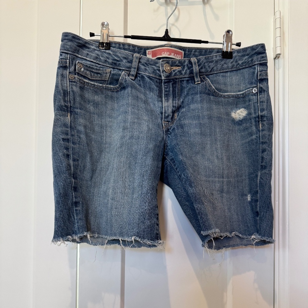 Women's Gap Distressed Denim Bermuda Jean Shorts Sz 6